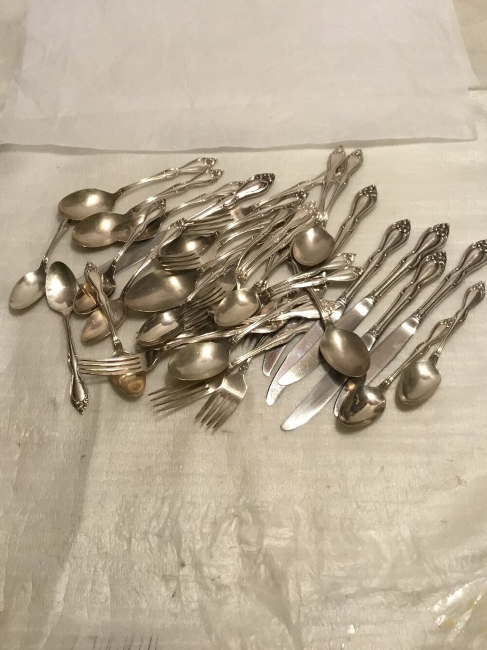 Vintage 1949 William Rogers Oneida silverware 36 pieces Old South II pattern